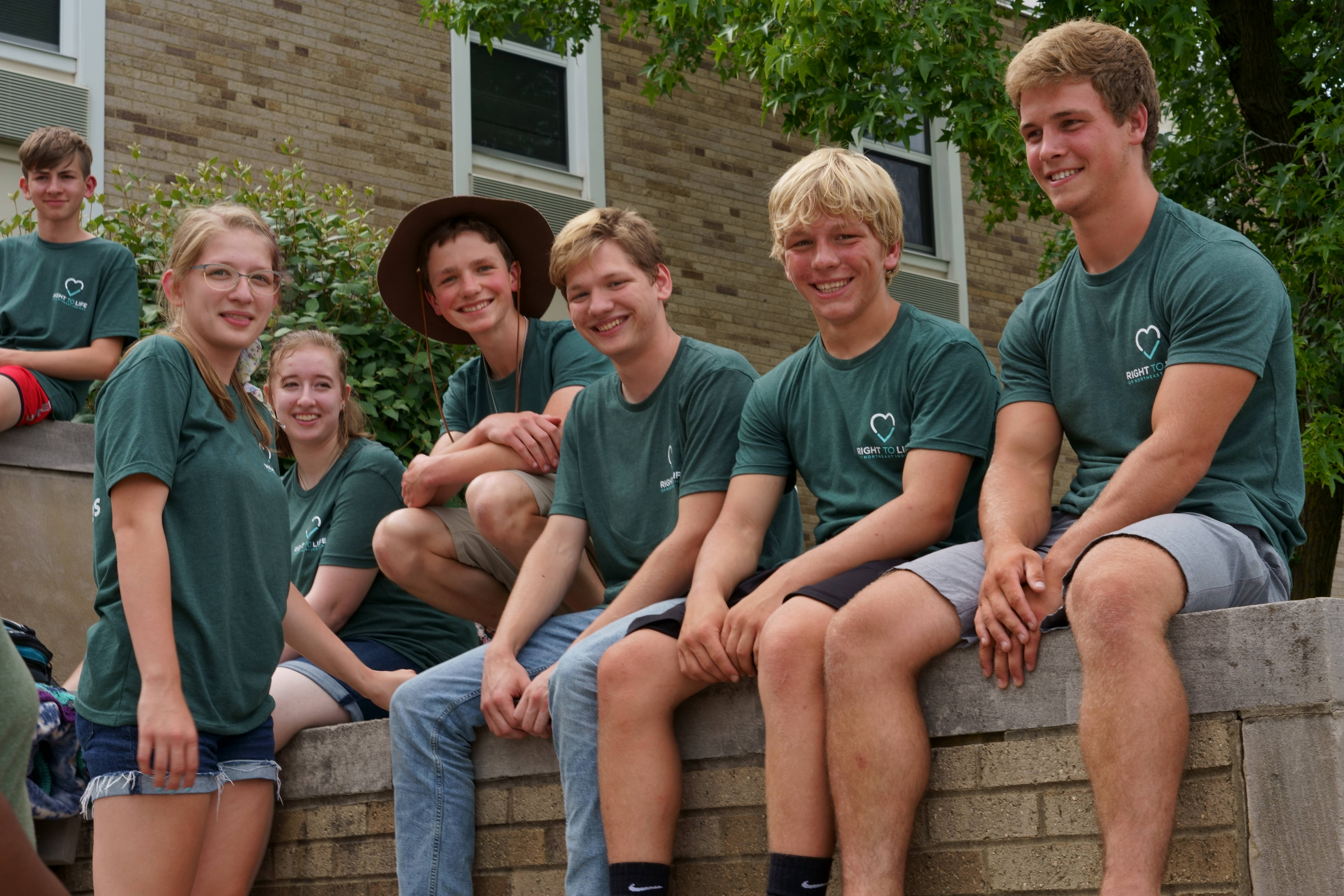 kids on wall